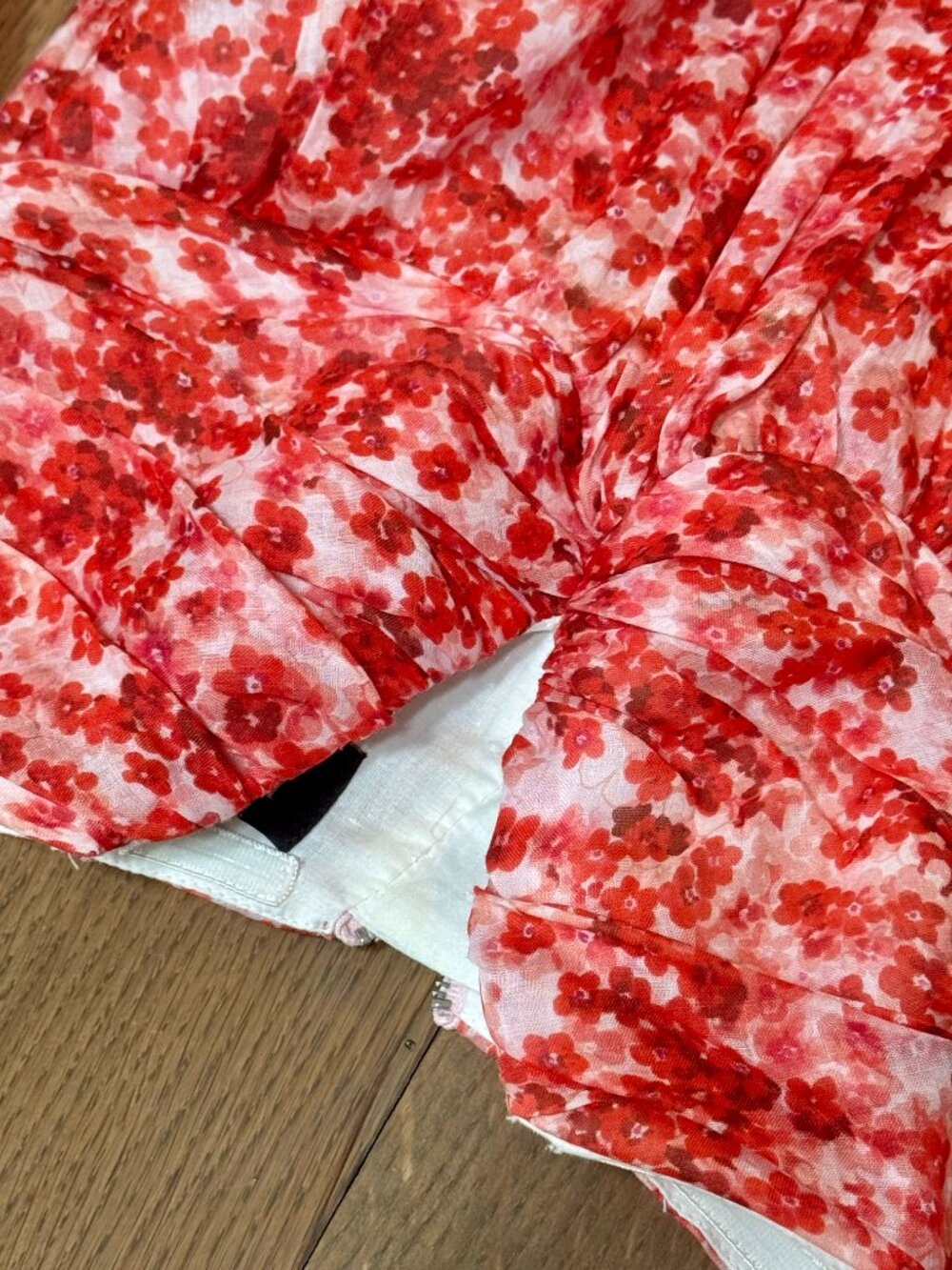 Bardot Lani Mini Off-Shoulder Floral Mini Dress Pink Red White Print Never Worn - Picture 2 of 9